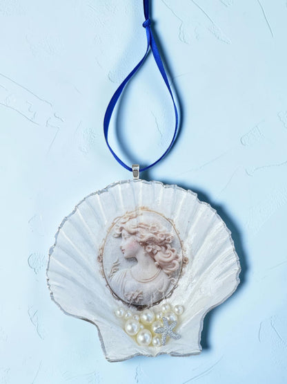 "Blue Ribbon Bombshells"